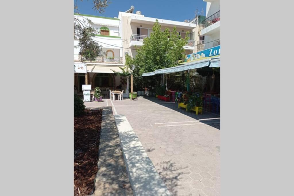 Guest House Pauline Kos Bagian luar foto