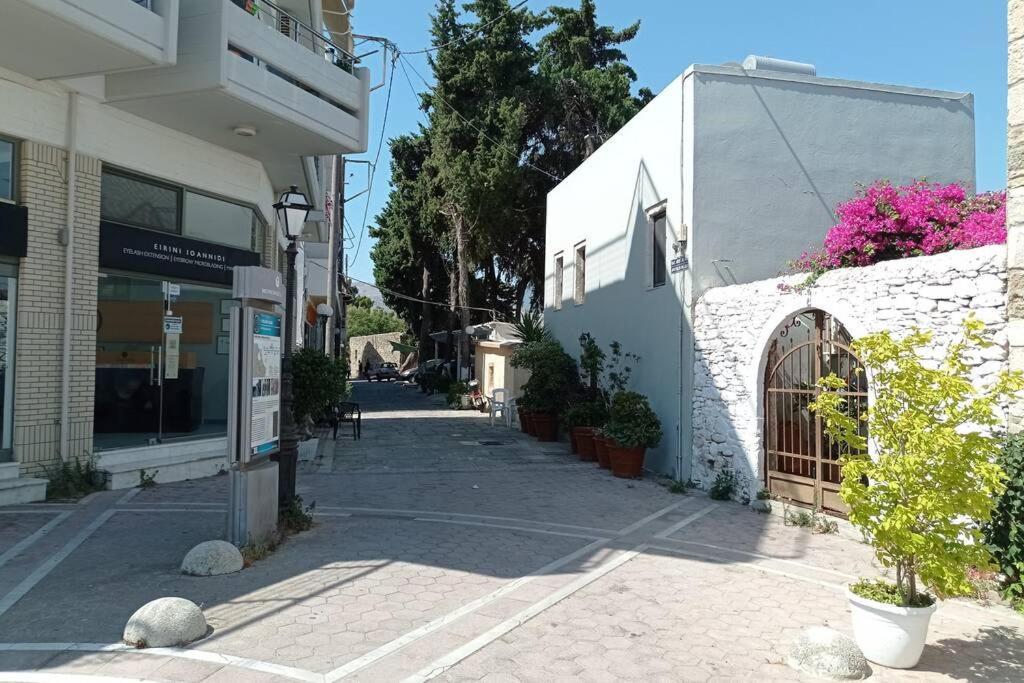 Guest House Pauline Kos Bagian luar foto