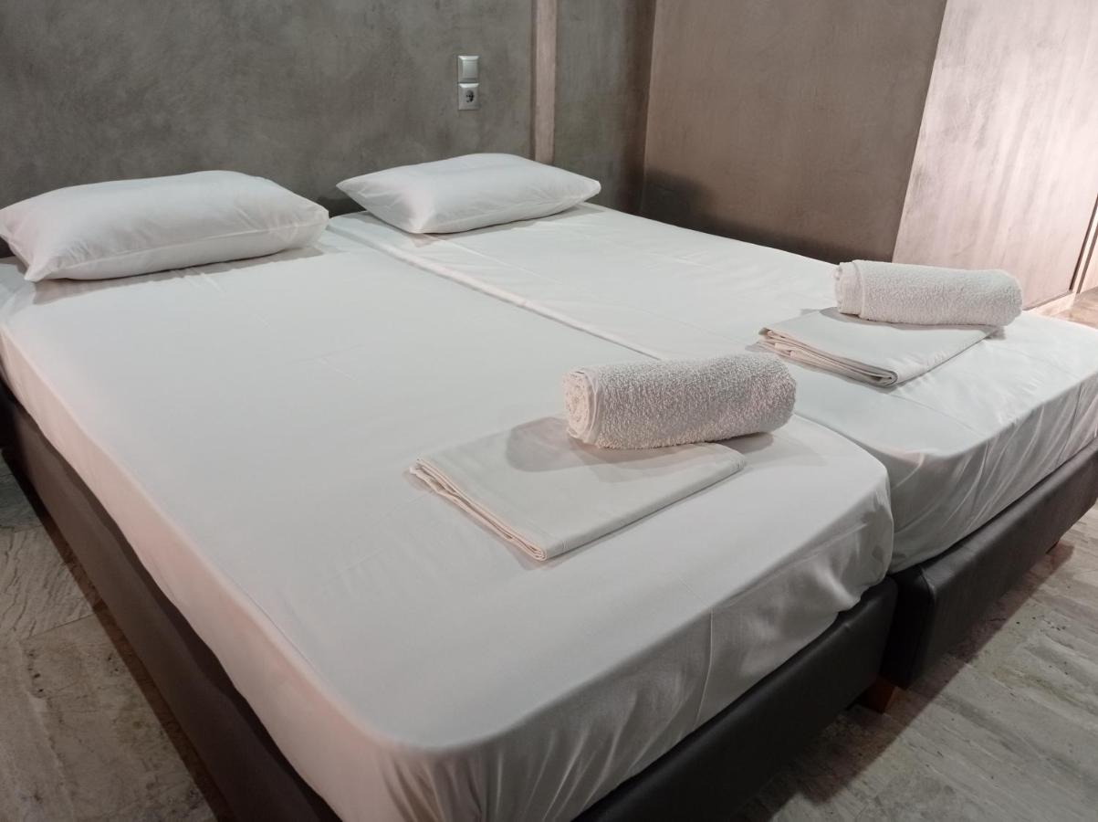 Guest House Pauline Kos Bagian luar foto